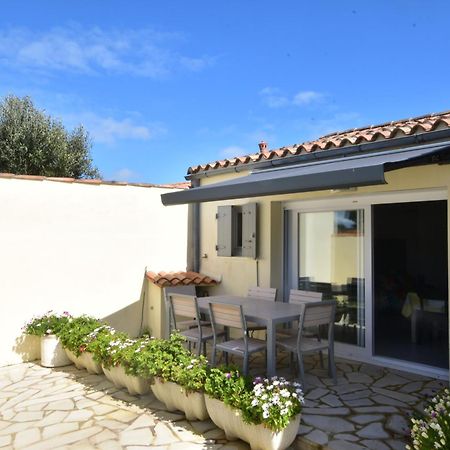 Large Studio Close To The Beach Saint-Martin-de-Ré Екстериор снимка