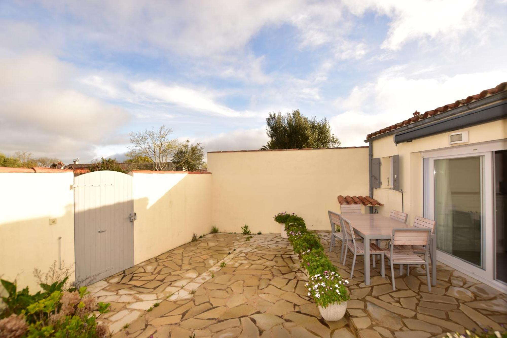 Large Studio Close To The Beach Saint-Martin-de-Ré Екстериор снимка