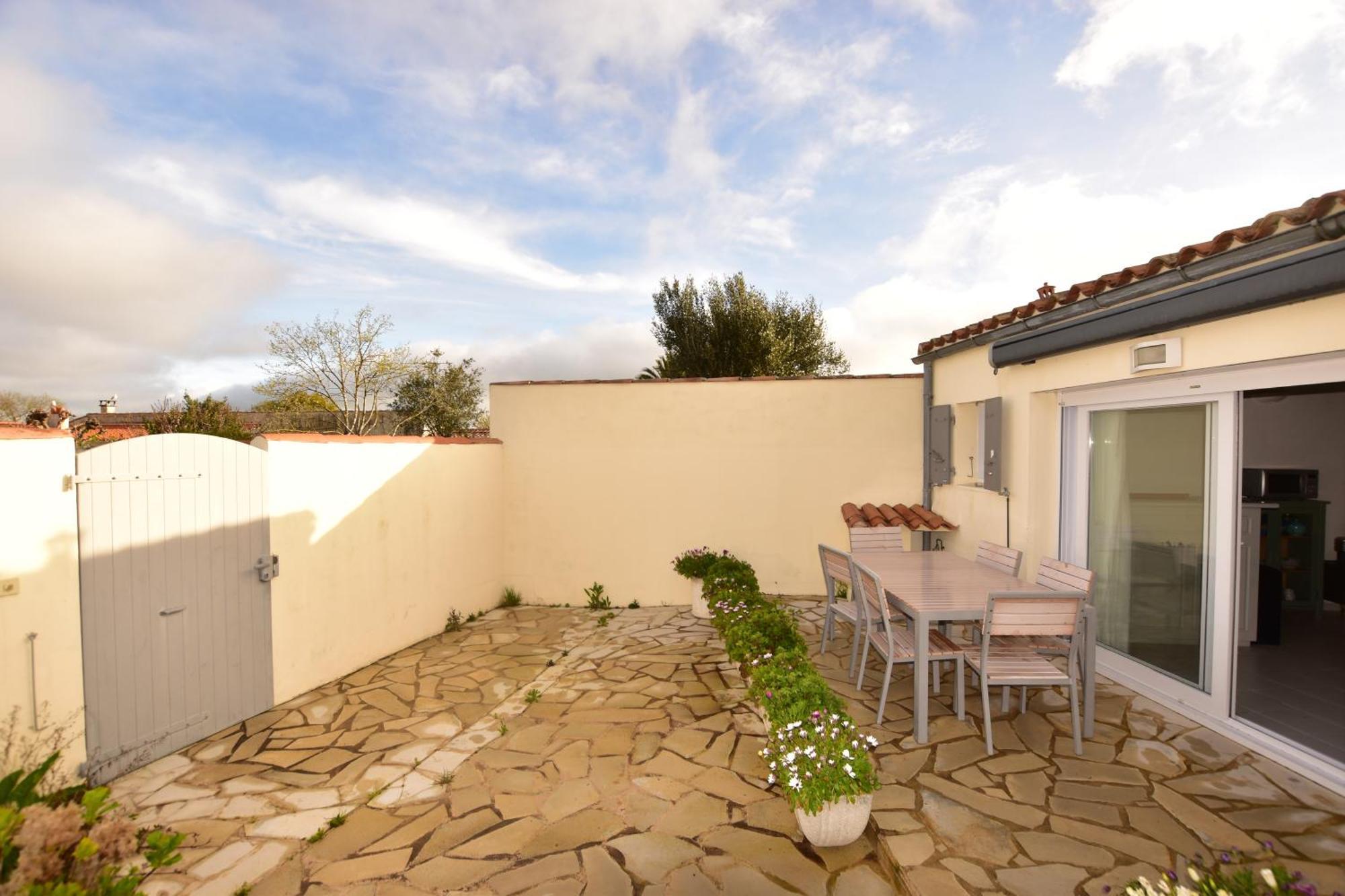 Large Studio Close To The Beach Saint-Martin-de-Ré Екстериор снимка