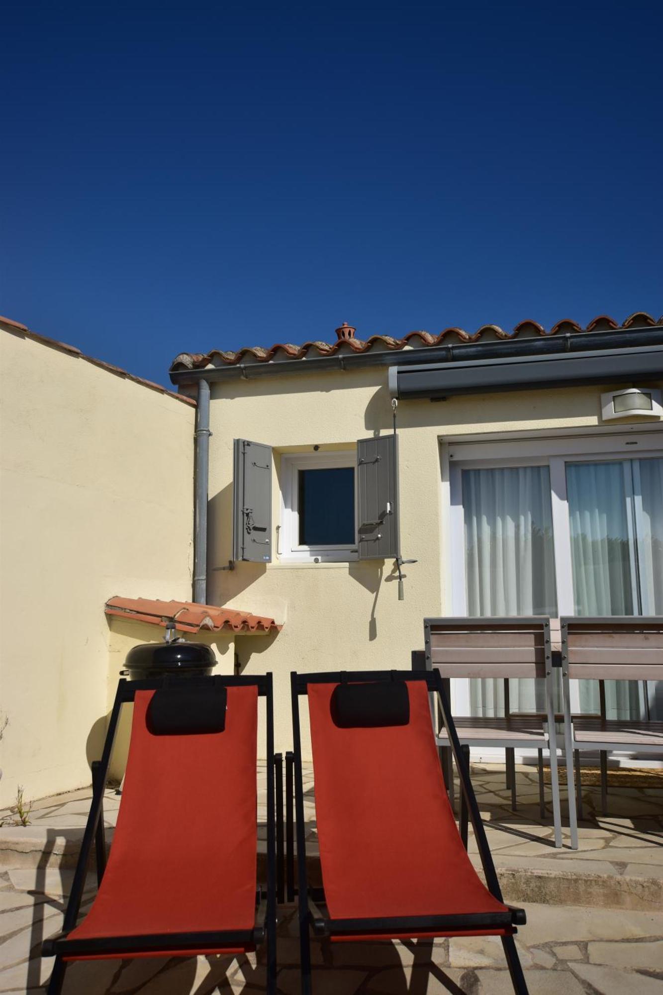 Large Studio Close To The Beach Saint-Martin-de-Ré Екстериор снимка